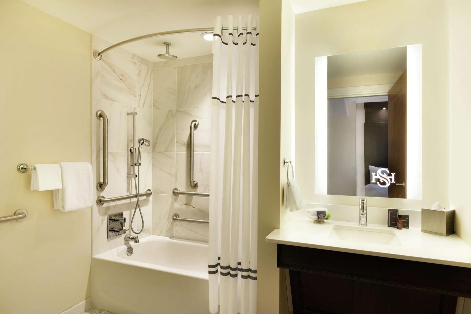 Hotel Saranac, Curio Collection By Hilton Saranac Lake Esterno foto